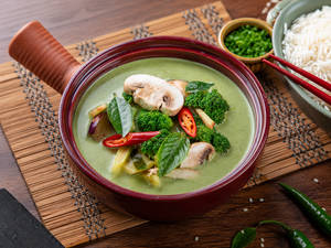 Veg Thai Green Curry (Serves 2)
