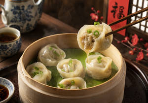 Steamed Chicken & Cheese Momo