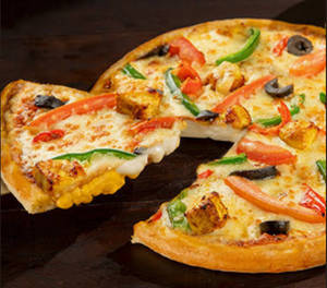 Peri-peri Paneer Pizza (chesse Blast)