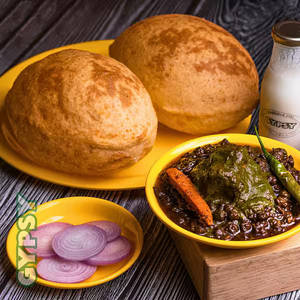 Chole Bhature (pindi)