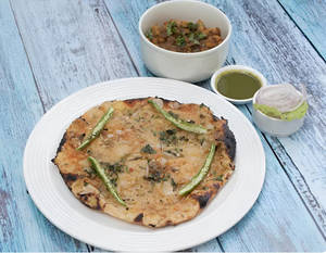 Aloo Kulcha With Chole