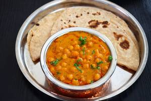 Roti with Chole Masala Curry