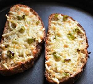 Cheese Chilli Garlic Bread