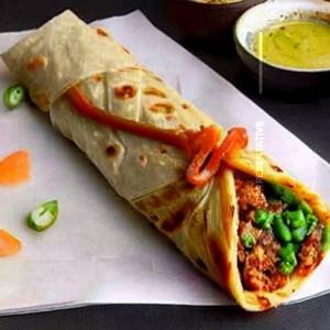 Spicy schezwan frankie