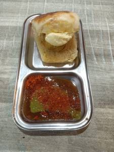 Double Butter Vadapav