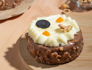 Carrot Rocher Bento Cake (250 Gm)