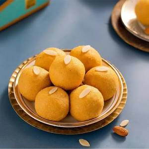Besan Ladoo 2 Pic