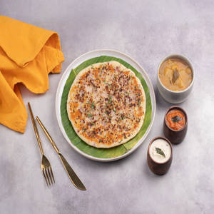 ONION UTTAPAM