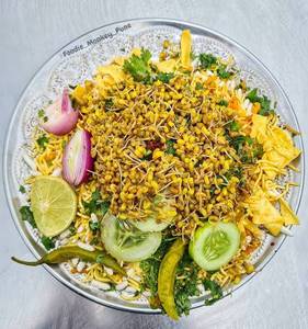 Matki Bhel