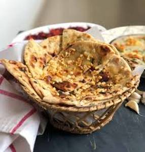 Cheese Garlic Naan [1Pcs]