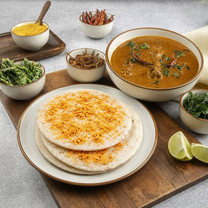 Set Dosa With Chicken Curry
