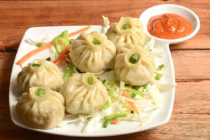 Nepali Veg Momos [10 Pieces]