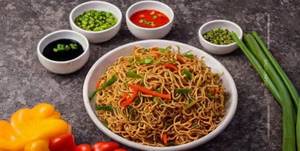 Veg schezwan noodles (gobi)