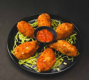 Paneer Kurkure Momos (06 Pieces)