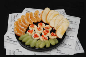 Fresh Fruit Salad With Honey