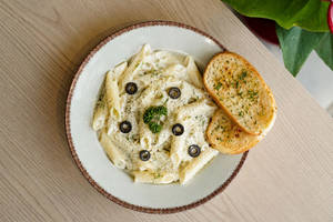 Cheesy Alfredo Pasta