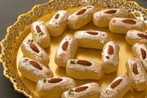 Khoya Badam Roll