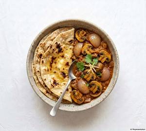 Butter Tandoori Roti 6 + Mushroom Do Pyaza