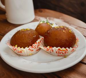Dry gulab jamun