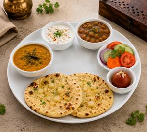 Aloo Naan With Dal Makhani