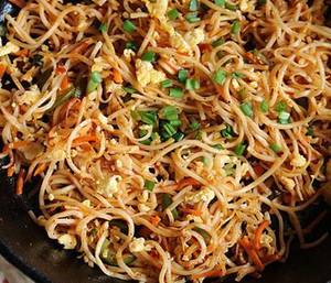 Schezwan Egg Fried Noodles