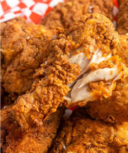 Broasted Chicken[6 Pieces]+Hot Wings[5 Pieces]+Crispy Lollipop[5 Pieces]+3 Bun+3 Mayonnaise