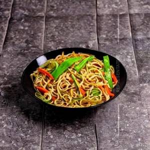 Veg schezwan noodles (baby corn)
