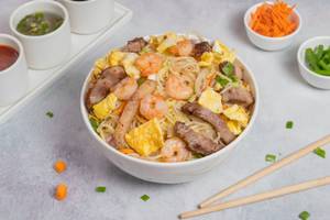 Pork Mixed Hakka Noodles 