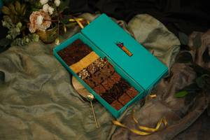 Assorted Brownie Box (24pcs)