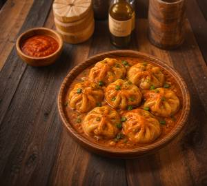 Paneer Gravy Momos (8 Pieces)
