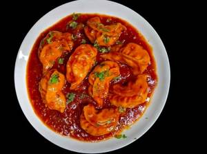Cheese Melting Gravy Paneer Momos [6 Pcs]