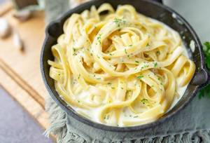 Alfredo [White Sauce] [J]