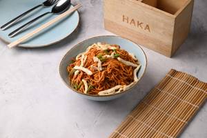 Chilli Garlic Noodles With Chicken