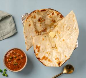 Butter Naan 1Pcs With Green Peas Masala 180ML