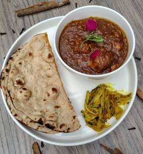 Kolkata style Chicken Kosha With Roti