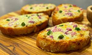 Supreme Treat Garlic Bread