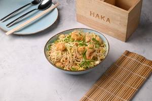 Hakka Noodles With Prawn