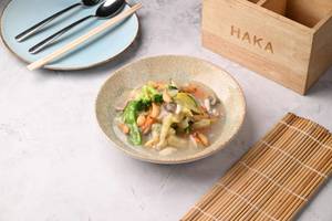 Stirfried Vegetables In White Garlic Sauce