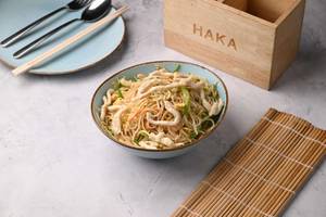 Hakka Noodles With Chicken