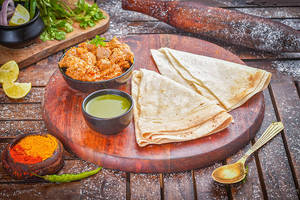 Mushroom Do Pyaaza With Rumali Roti