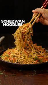 Veg Schezwan Noodles [325 Grams]