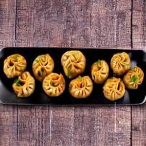 Classic Mix Veg Tawa Fried Momos