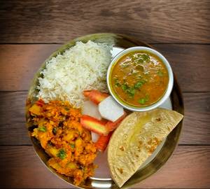 Veg Thali( Dal+Vegetable+ Roti+ Rice+Salad