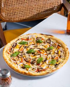 Creamy Alfredo Veggie Pizza