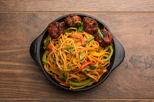 Veg Macurian Semi Greavy+veg Hakka Noodles
