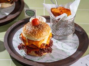Fully Loaded Chicken Burger (non-veg)