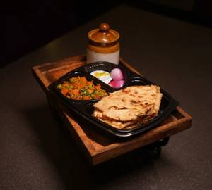 Tiffin Mix Veg + Laccha Paratha [2 pieces]