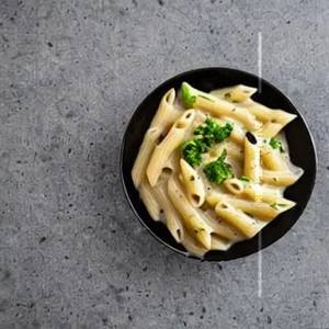 White Sauce Onion Pasta