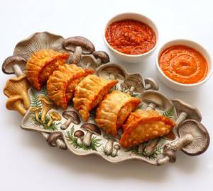 Fried Mushroom Momos 5-Pieces