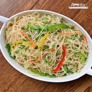 Veg hakka noodles